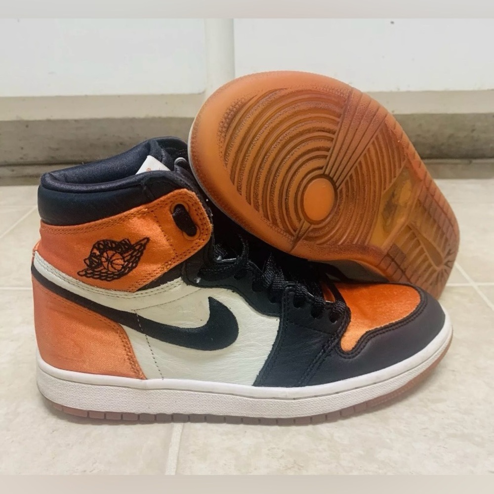 Nike Air Jordan 1 Retro High OG Satin Shattered AV3725-010 Women's Sz 7 preowned